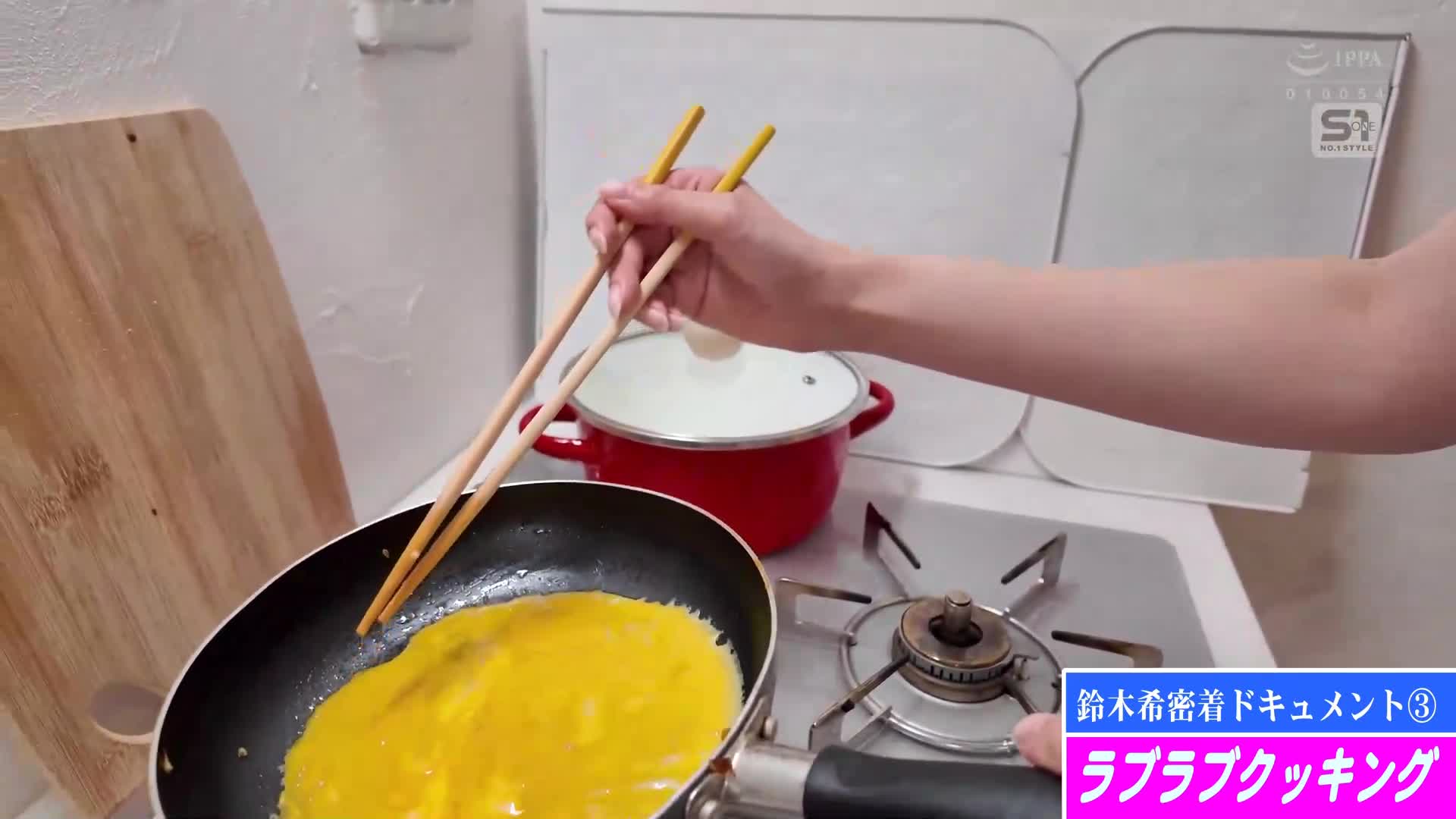 [AI解碼版]那個話題的超庶民姊姊，一步踩出良好女人氣質。人生初次嘗試性愛的極致高潮，鈴木希首次三連發。 - AV大平台 - 中文字幕，成人影片，AV，國產，線上看