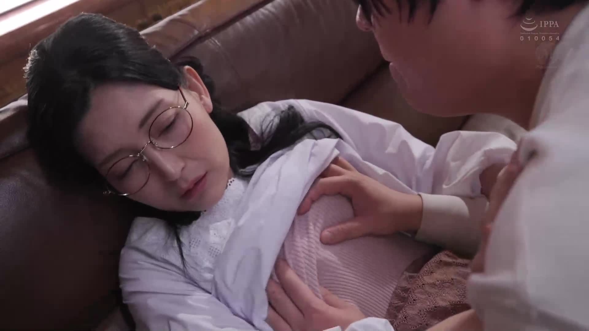 [AI解碼版]只能用母親穿著滿是精液的內褲來性交的我，母親每天都用大屁股和陰道為我處理性慾。以為是繆異人之物的華麗內衣，原來是母親的生內褲！！ - AV大平台 - 中文字幕，成人影片，AV，國產，線上看