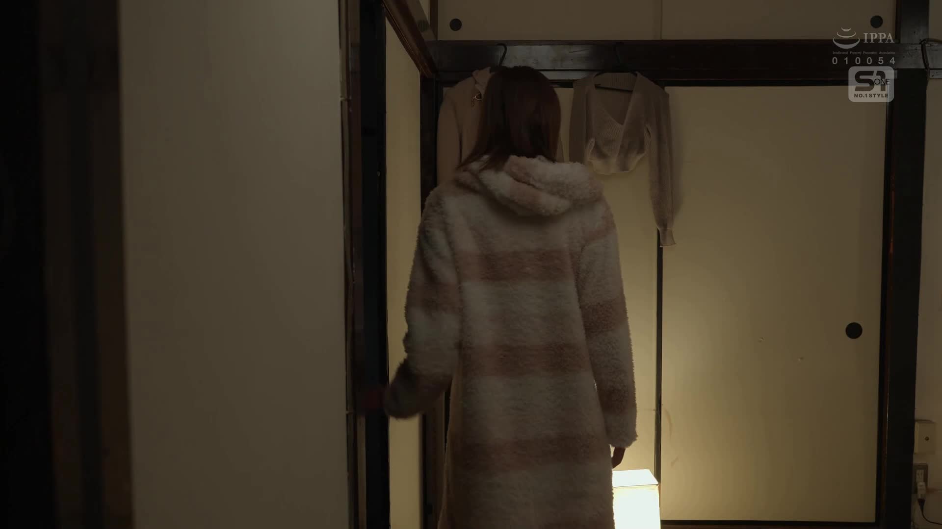 [AI解碼版]年底年初，在舊學生宿舍裡，只有一位女學生和一位男管理員…中年男性陷入禁忌情境，欲望起，年輕少女也渴望填補寂寞，他們的性生活竟意外地契合良好。兒玉七海 - AV大平台 - 中文字幕，成人影片，AV，國產，線上看