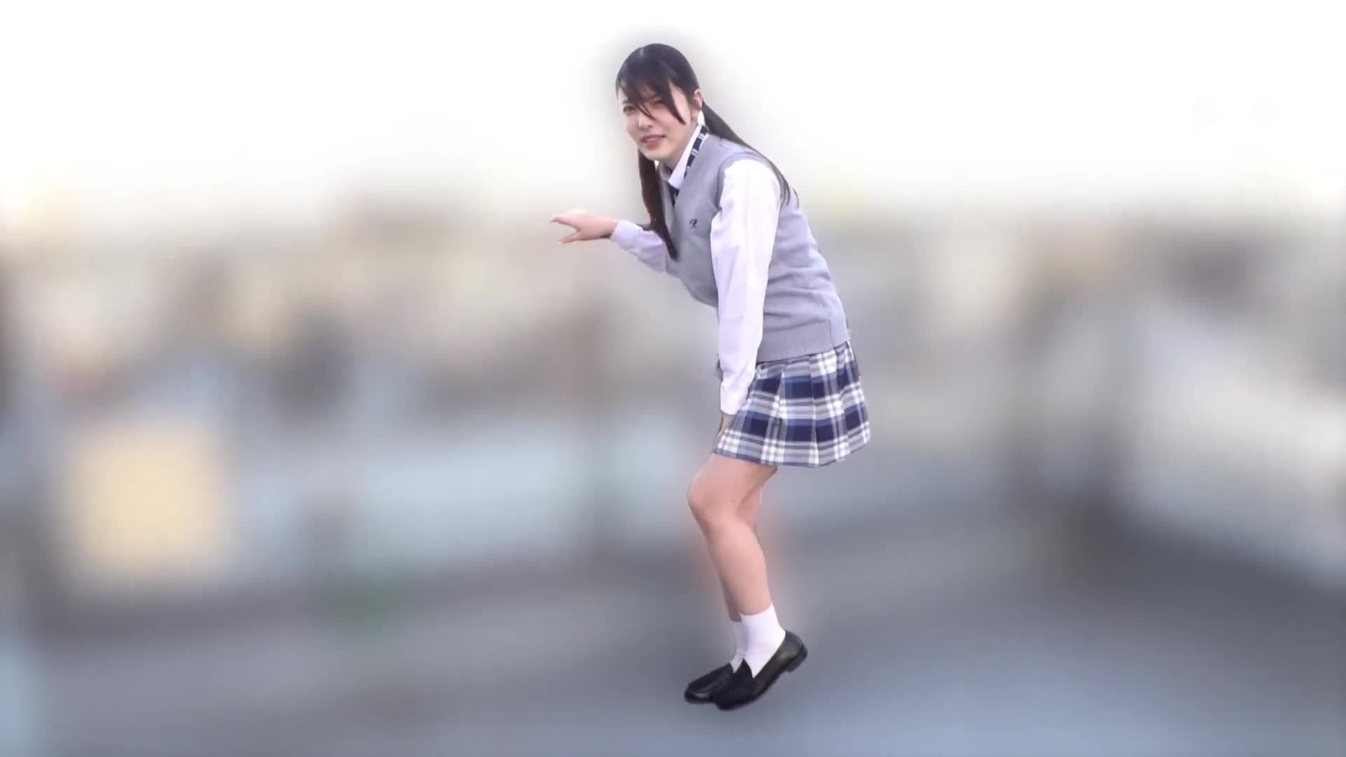 使成人穿上制服。 羞恥散步和充滿激情的性交穿上害羞制服彩月七緒 - AV大平台 - 中文字幕，成人影片，AV，國產，線上看