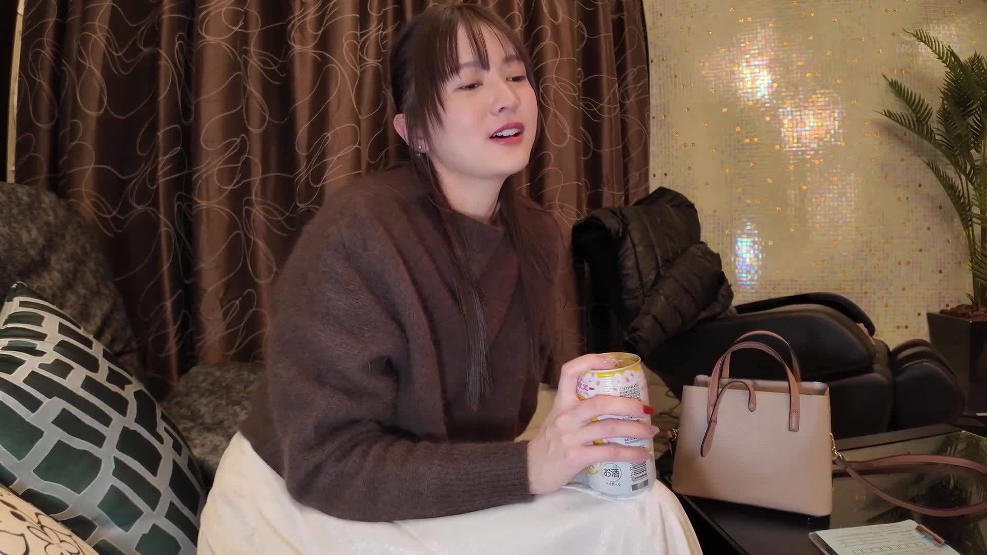 公司裡的高傲女性：會計部的幸村泉希邀請我進行會議，最後竟帶我去了情人旅館...她毫不保留地為我口交，於是我們一直進行多次口爆和內射。 - AV大平台 - 中文字幕，成人影片，AV，國產，線上看