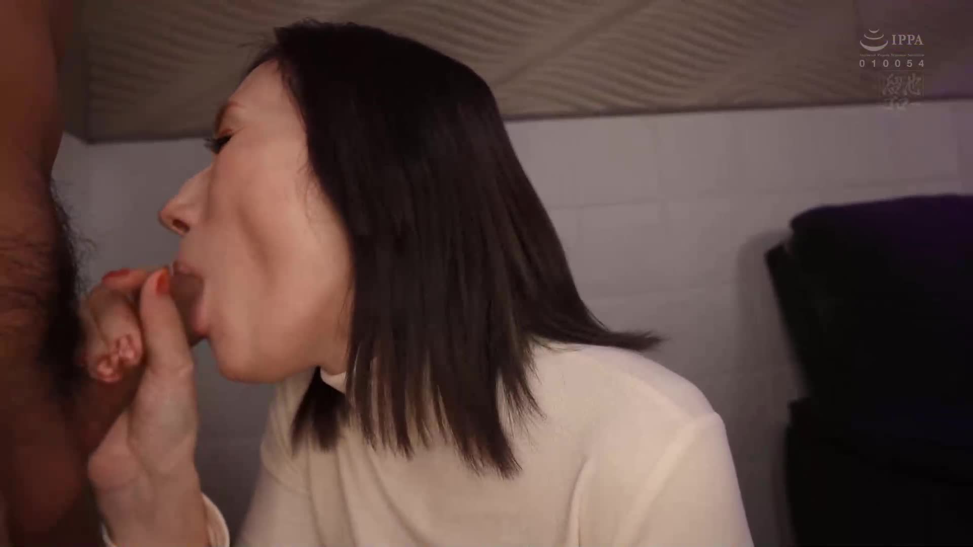 [AI解碼版]夜幕降臨時，一位充滿慾望的巨乳痴女女將暗中協助年輕人滿足性慾，內射午夜食堂 JULIA - AV大平台 - 中文字幕，成人影片，AV，國產，線上看