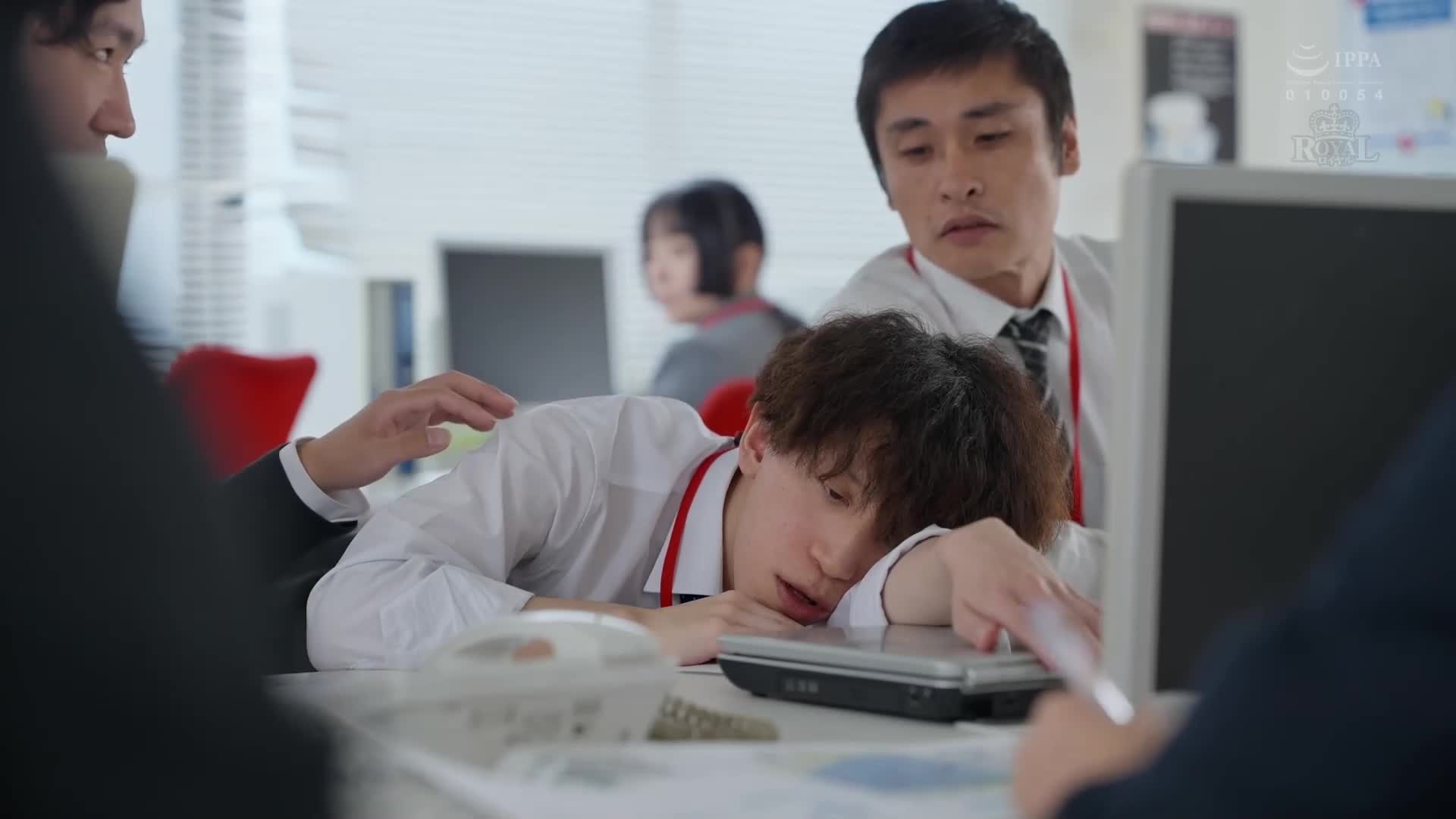 [AI解碼版]起床後發現房間裡穿著內衣的同期女員工！明明總是嘴硬耍嘴皮，這次卻突然撒嬌起來了... 七海那美 - AV大平台 - 中文字幕，成人影片，AV，國產，線上看
