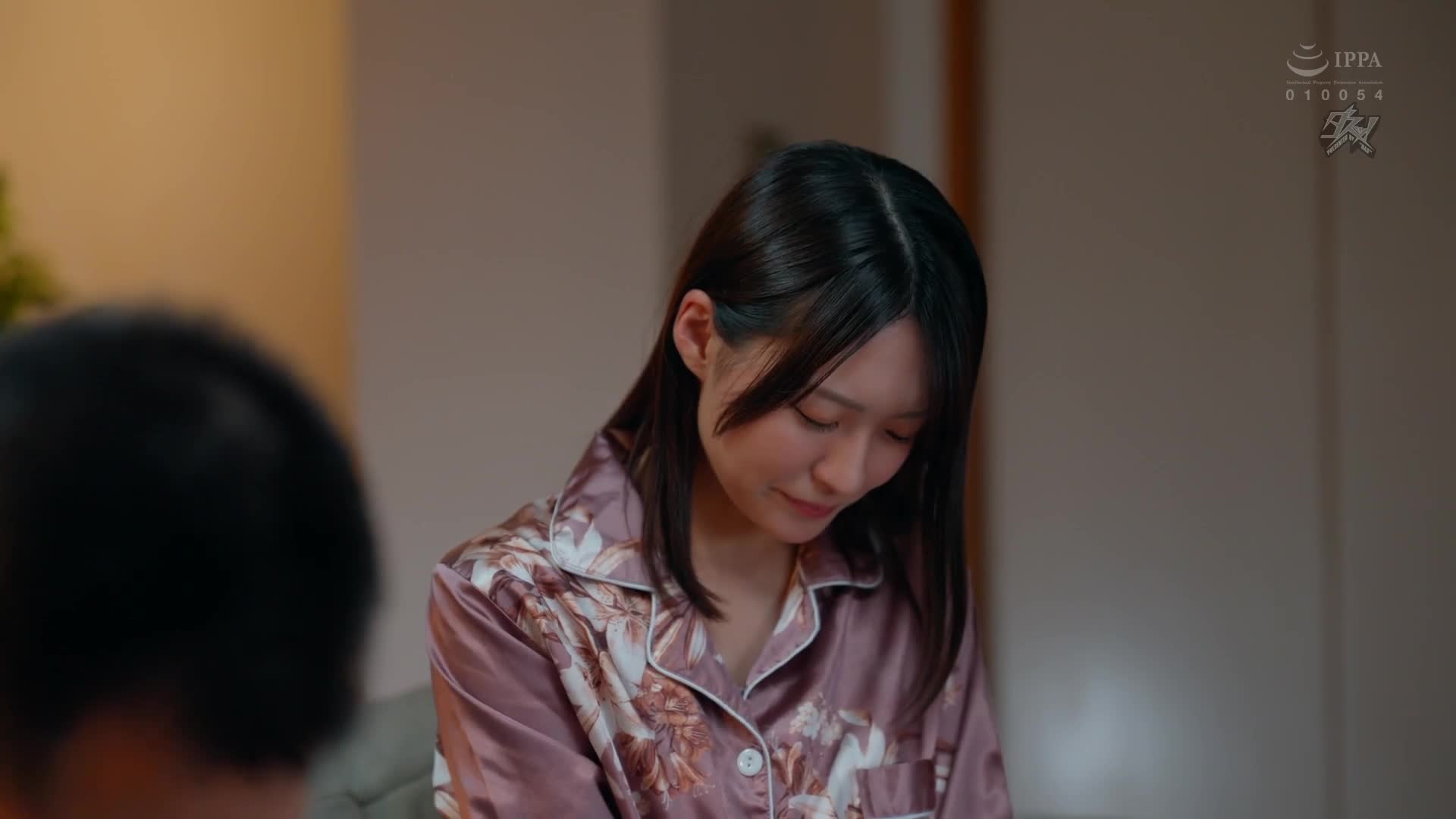 部長的可愛妻子要求我提供精子。原本是認真的行為，卻漏出背德的行為秘密。藏在暗中的生育性交。 東條夏 - AV大平台 - 中文字幕，成人影片，AV，國產，線上看