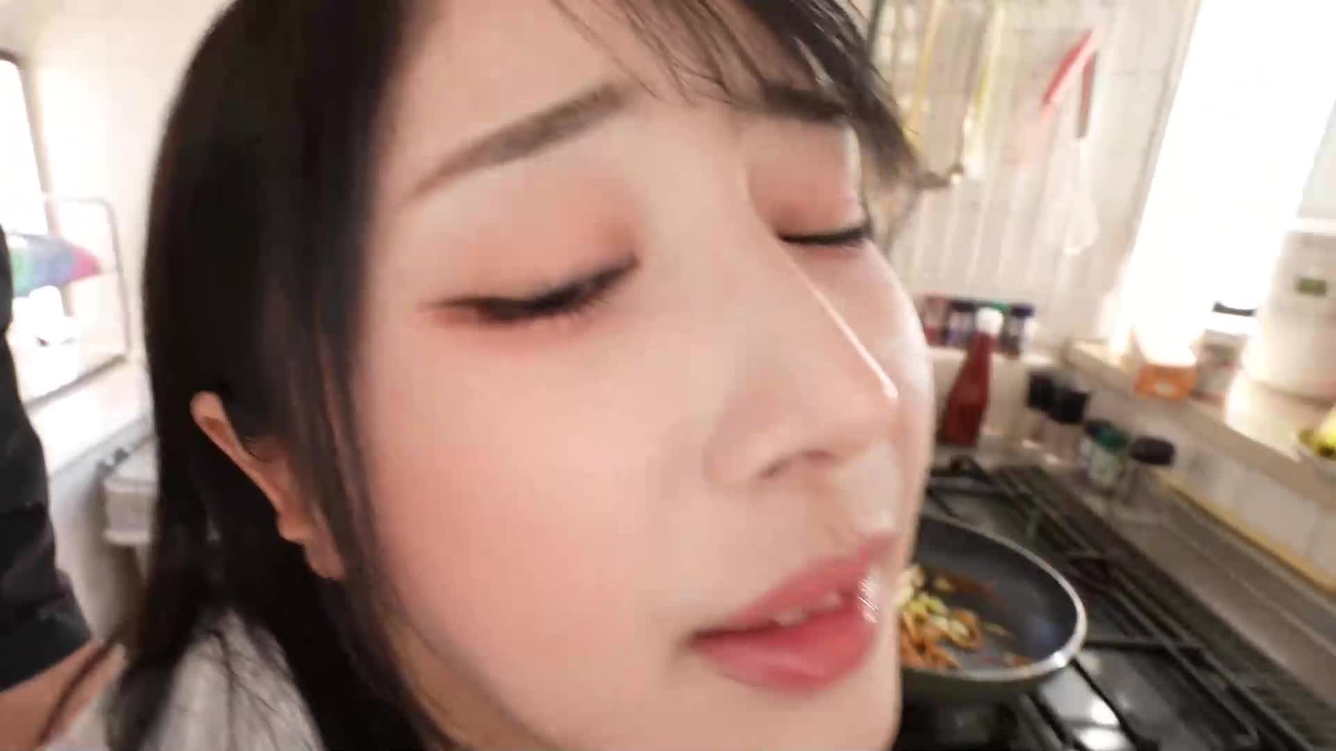 [AI解碼版]標題：共同生活的大屁屁女友上京後無法忍受的臀部動作，慾火中燒抱抱後多次即時愛中出。 小野坂唯花 - AV大平台 - 中文字幕，成人影片，AV，國產，線上看