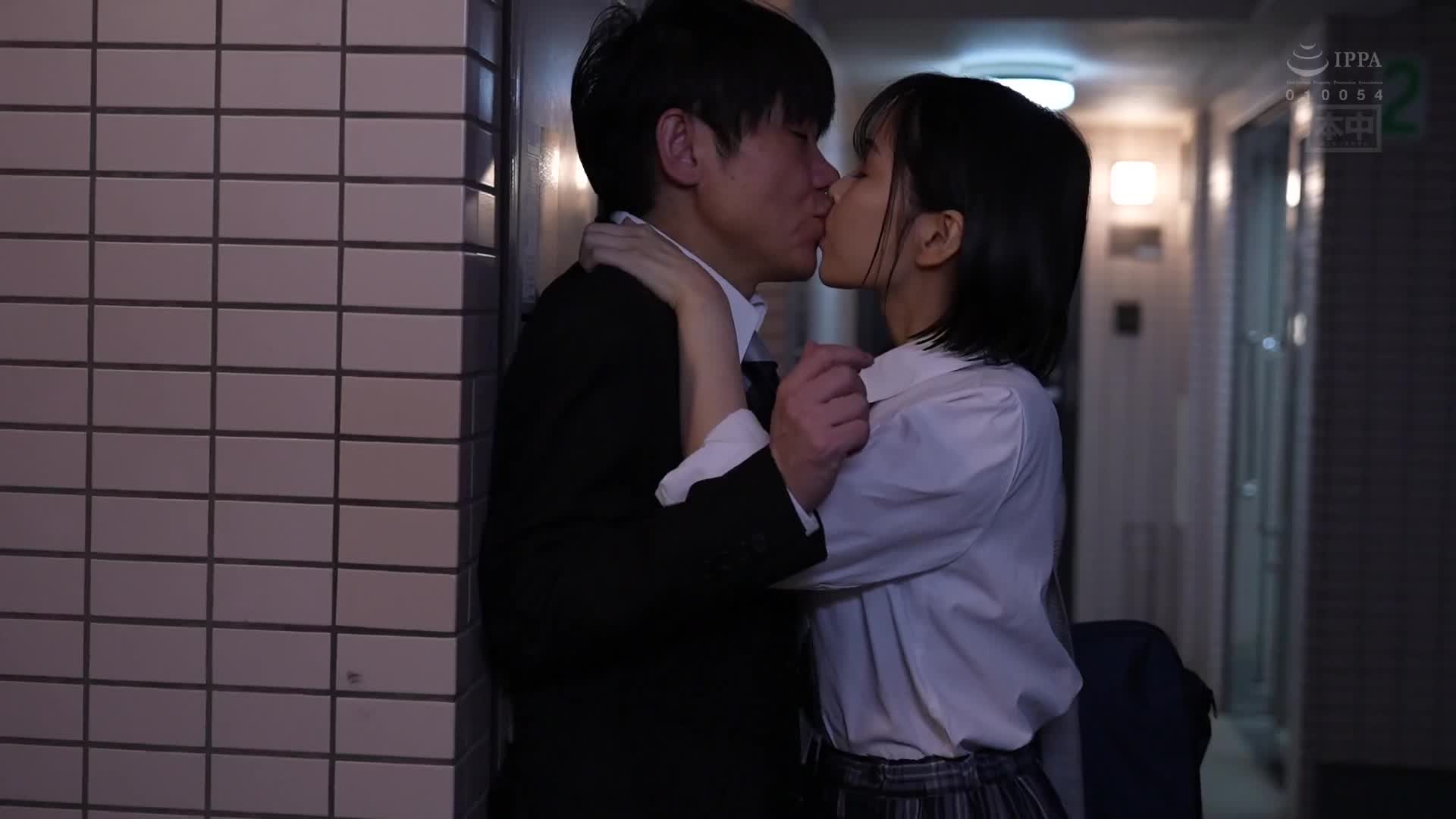 拾回家出少女，一起住合法單間共同生活無手觸中出SEX，當抗拒不碰時，家出少女變得更加淫蕩 日向夏 - AV大平台 - 中文字幕，成人影片，AV，國產，線上看