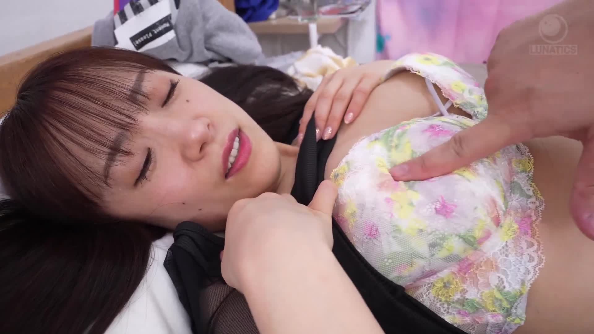 柔弱的巨乳單親媽媽被不自覺的胸部挑逗撩拨，無法忍受的性騷擾乳頭開發，被迫變成順從的乳頭奴隸。 長瀨麻美 - AV大平台 - 中文字幕，成人影片，AV，國產，線上看