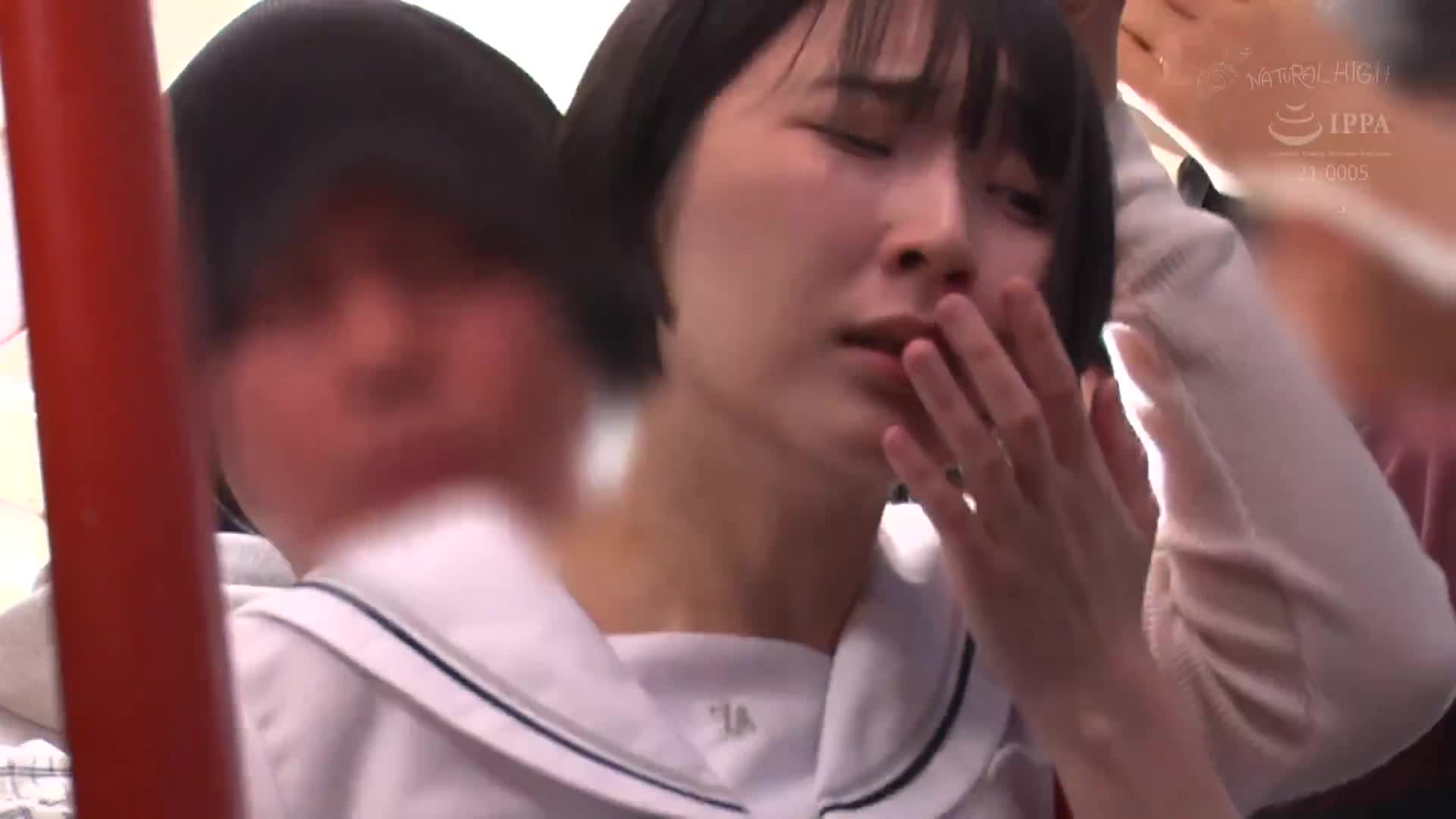 滿員巴士上對視慢性爆射羞恥興奮開始自慰擦出精液的巨尻少女 - AV大平台 - 中文字幕，成人影片，AV，國產，線上看