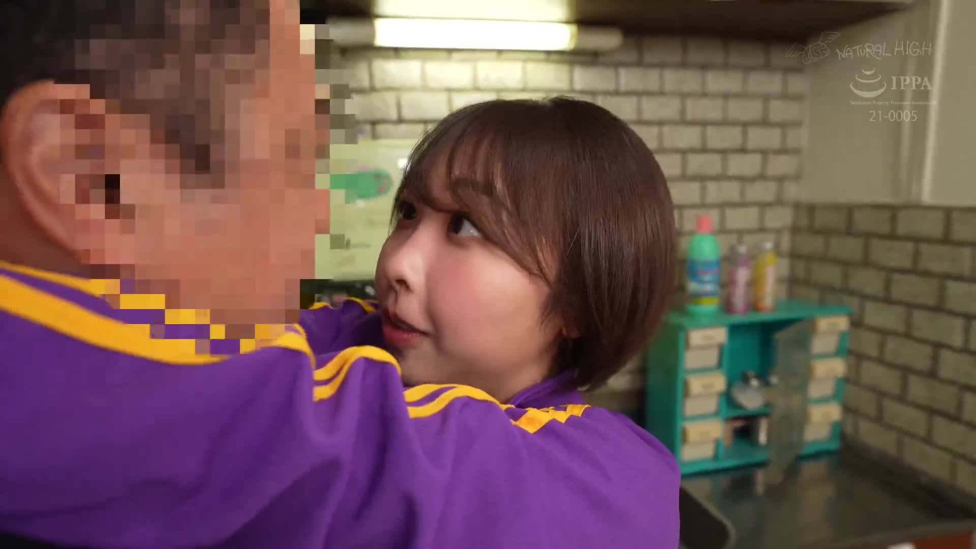 凌晨2點的便利店曝光。默許惹麻煩的情侶一直繼續下去…被變態男友拋棄的病嬌巨乳大學生被依賴，親吻，愛液，求愛中出 - AV大平台 - 中文字幕，成人影片，AV，國產，線上看