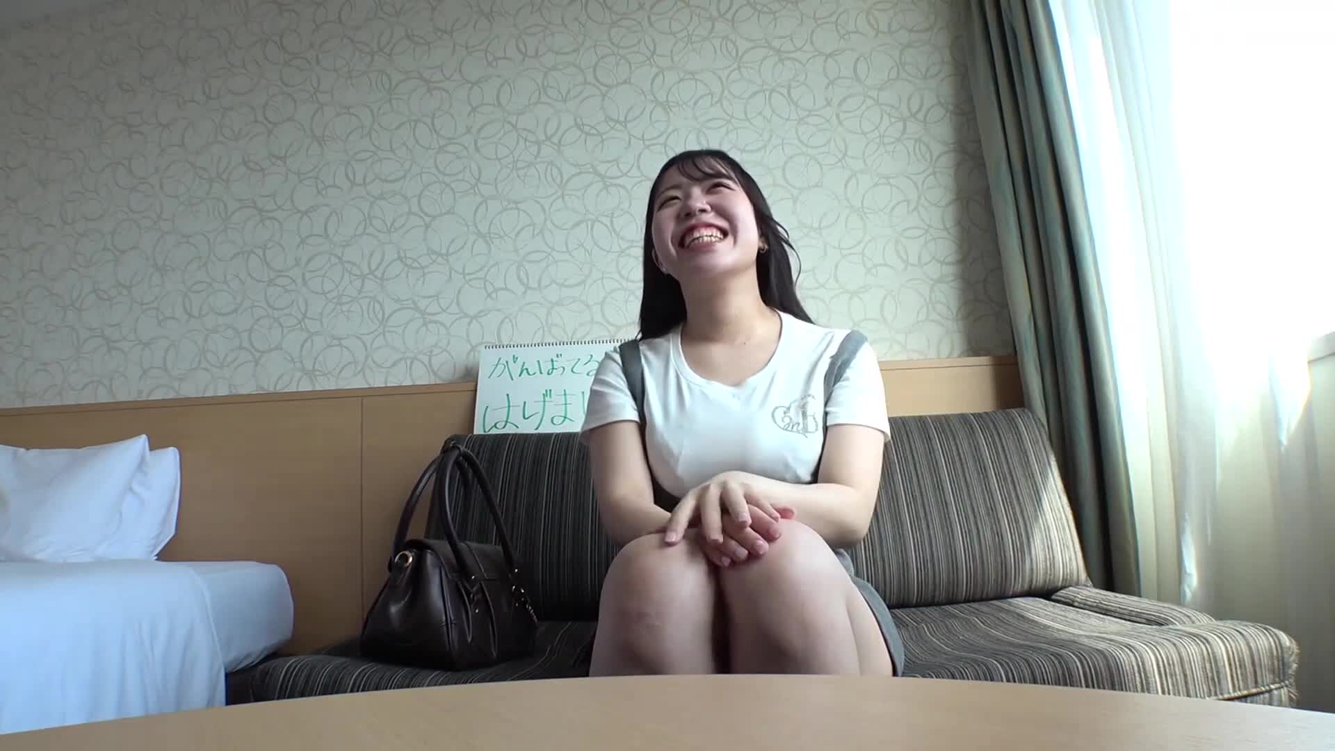 明亮的笑容迷人！！【21歲的若葉】摇曳摇曳的乳房和充滿甜蜜氛圍的性感大學生！！ 獨佔的猛烈緊迫大學生的陰道，大力抽動！ - AV大平台 - 中文字幕，成人影片，AV，國產，線上看