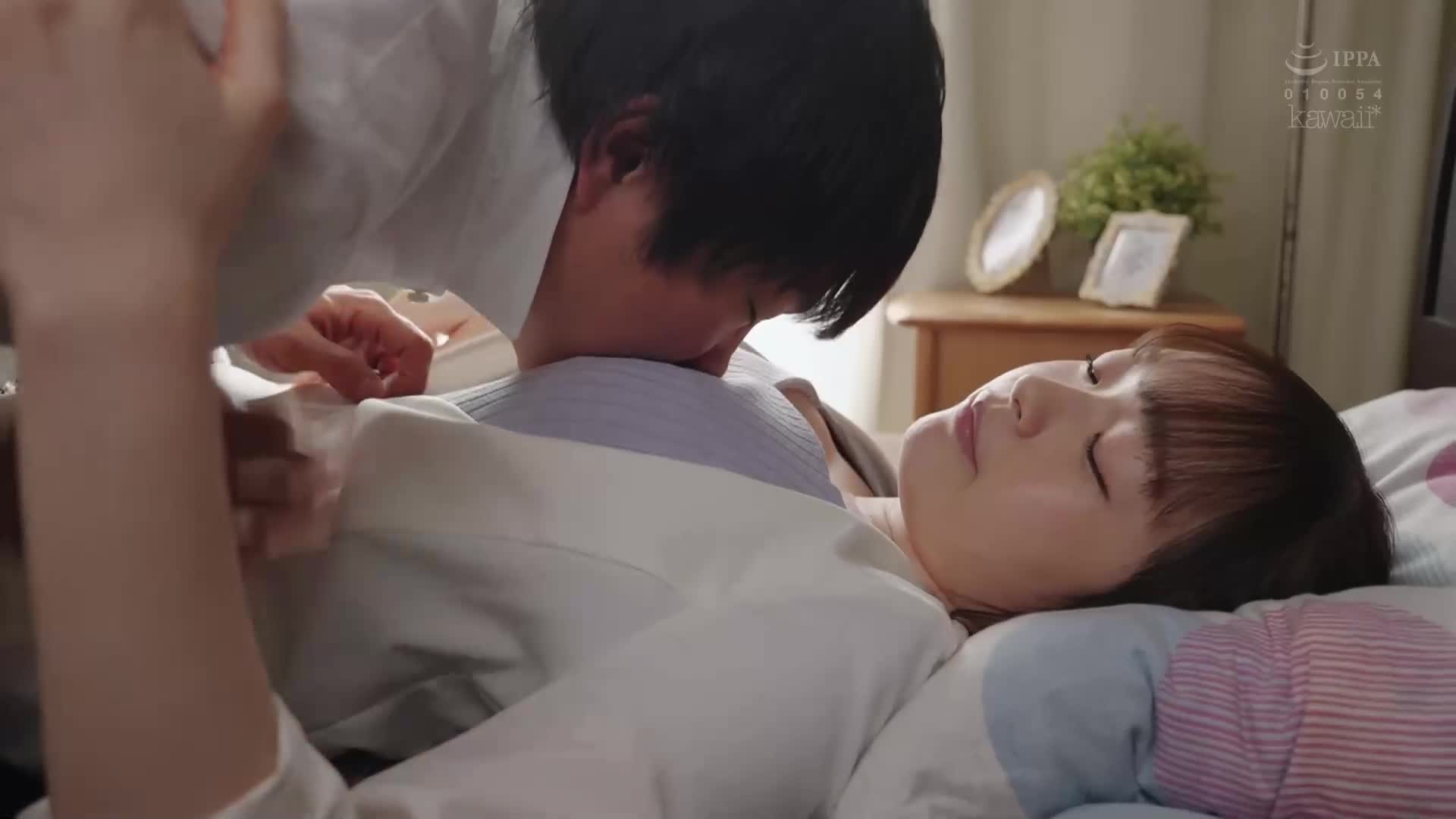[AI解碼版]「橡膠用完了了... 生的也可以」末班車後 深夜來到後輩女子職員的房間... 被她毫不防備的睡衣和裸腿所激動，讓我有了人生第一次中出的經驗 一整晚瘋狂地上下求索... 白花仁愛 - AV大平台 - 中文字幕，成人影片，AV，國產，線上看