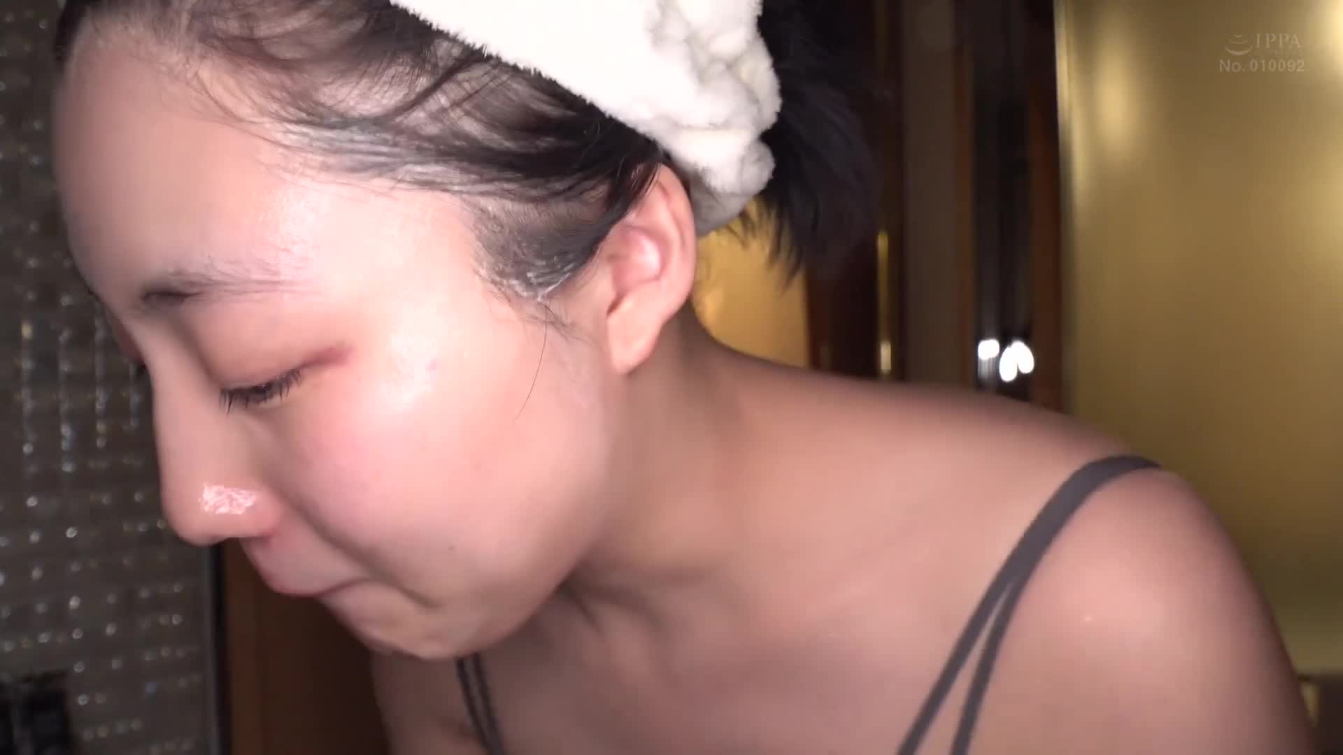 第一次喝精液打工的年輕巨乳女孩-小鈴蜜柑，在便當店工作，因為感興趣被邀請到愛情旅館…想要嘗試最變態的事情並接受口爆和內射。 - AV大平台 - 中文字幕，成人影片，AV，國產，線上看